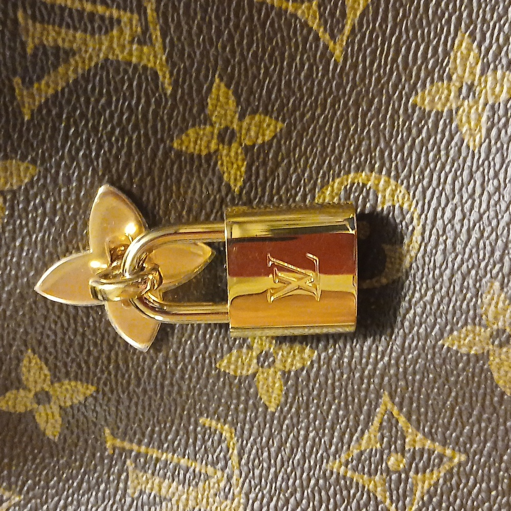 Louis Vuitton Brown Monogram Shoulder Bag - Picture 3 of 10